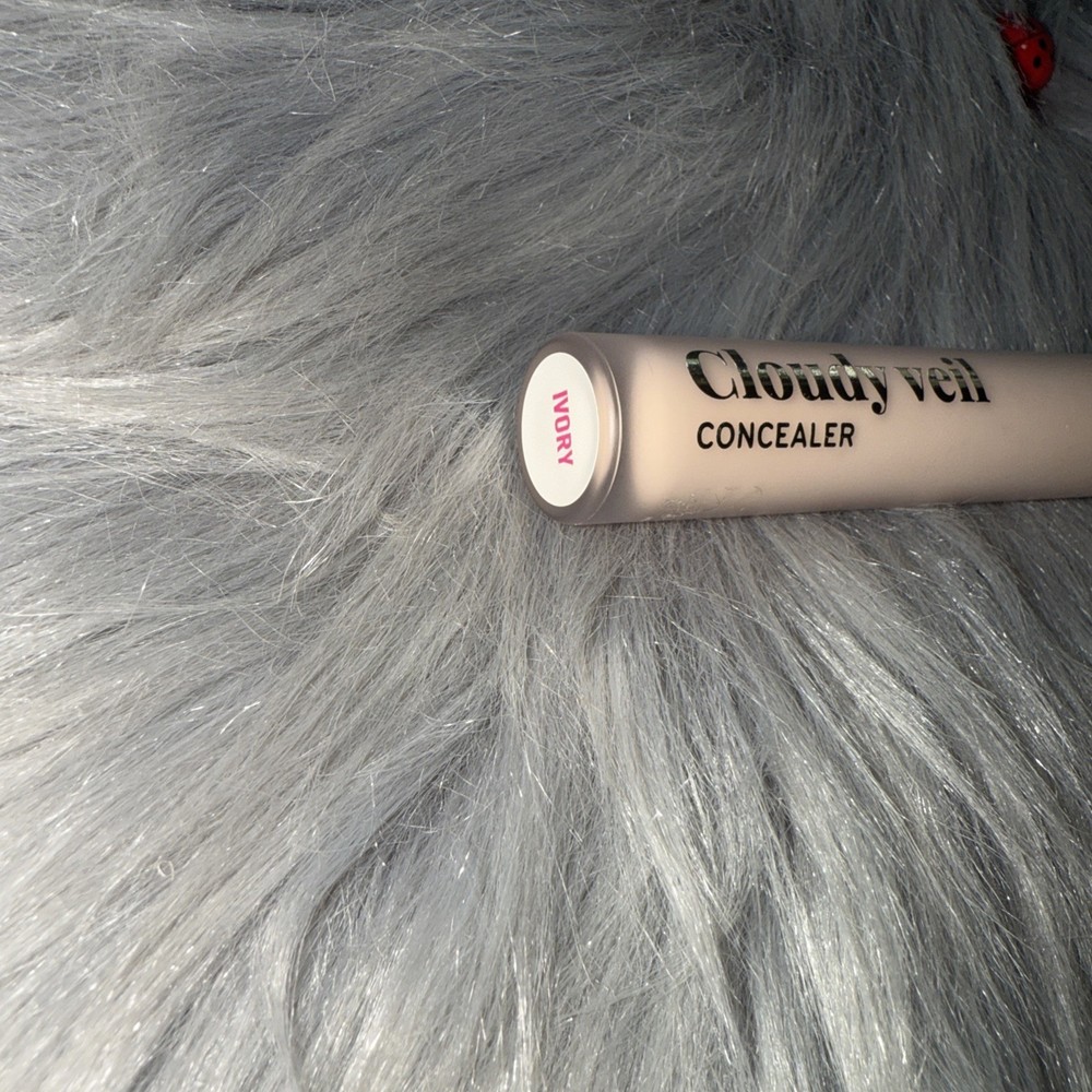 Cloudy Veil Concealer Ivory Artcosmetics