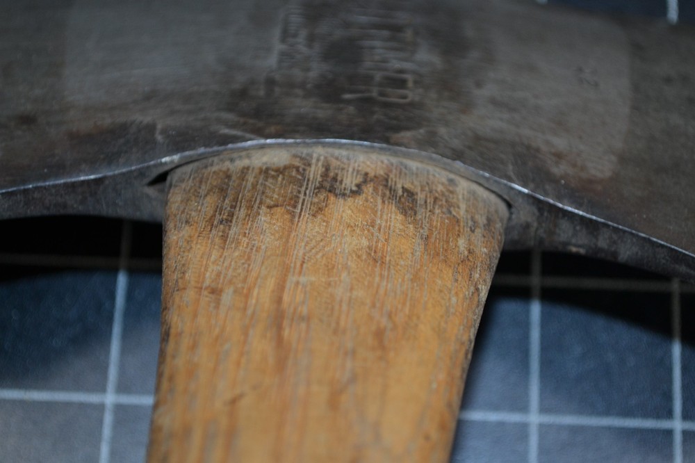 KELLEY-HOW-THOMSON CO. - OLD TIMER - 3 1/2# - DOUBLE BIT AXE