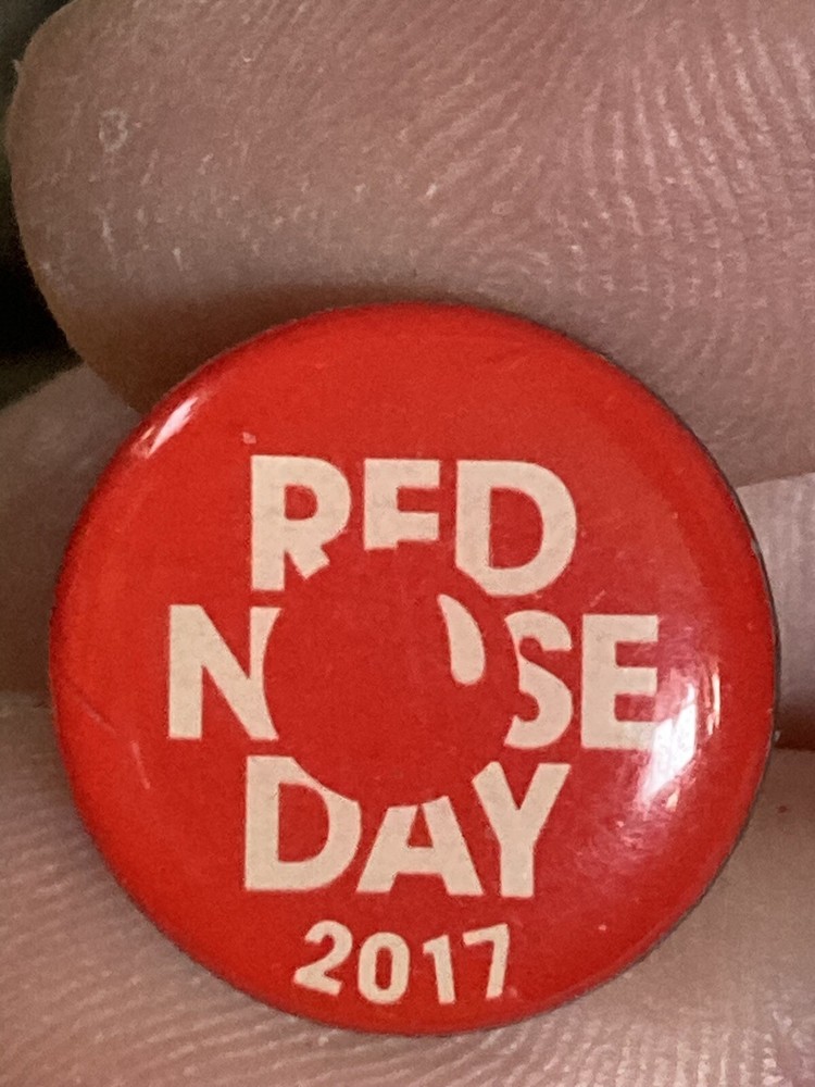 Red nose day 2017 Lapel Pin EUC K535