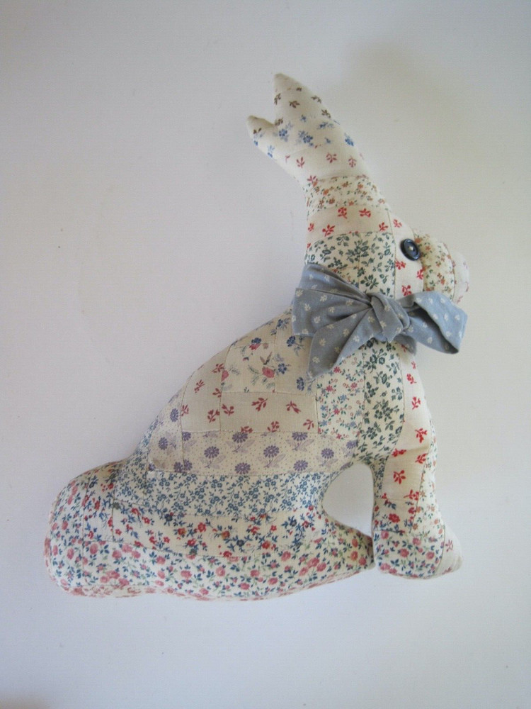 Sheryl Keresta Patchwork Quilted Bunny Signed Small Block Log Cabin