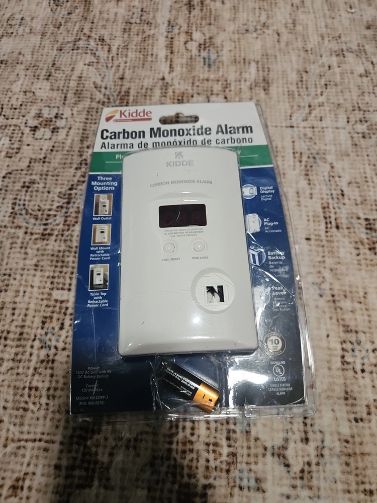 Kidde Carbon Monoxide Detector Plug-In Wall Unit with 9V Battery Backup