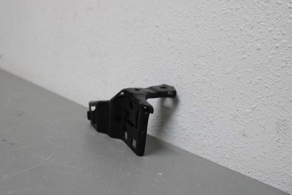 2004 2005 TOYOTA RAV4 LEFT SIDE INNER FRONT BUMPER BRACKET