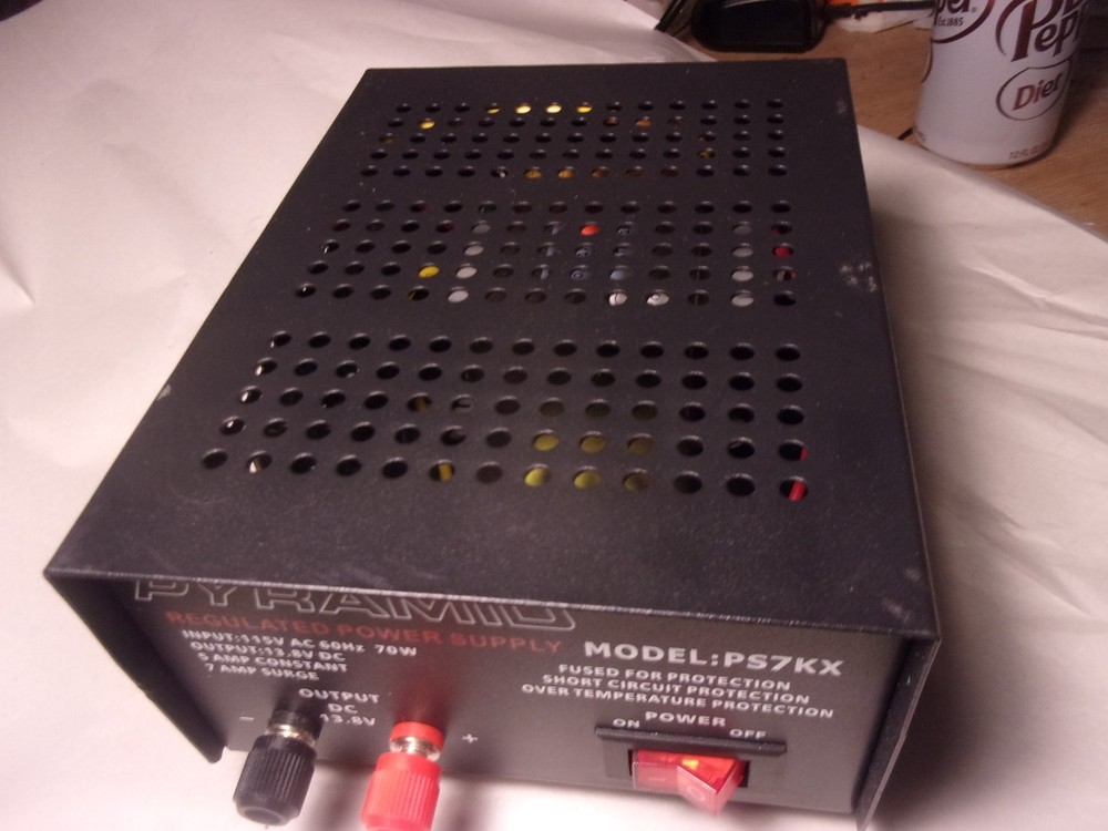 Pyramid PS7KX 13.8 V Fully Regulated Low Ripple Power Supply