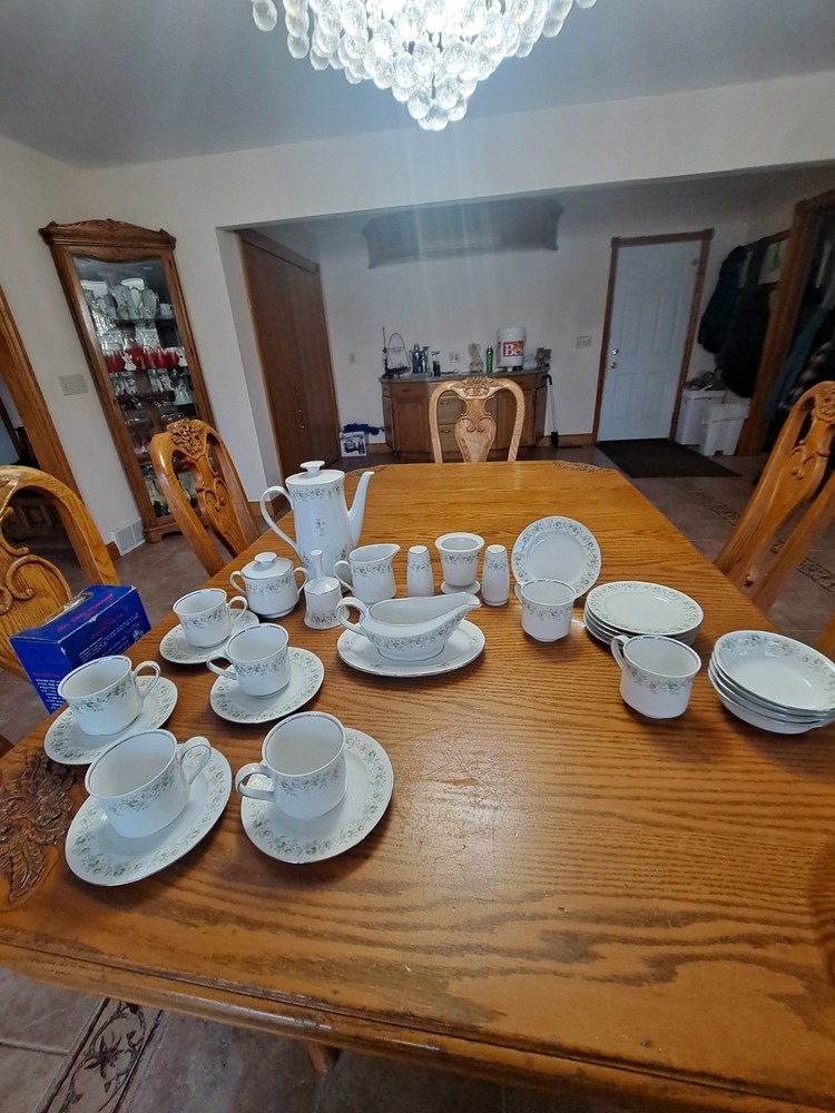 Johann Haviland Forever Spring Floral Scroll 31 Piece Dinnerware Grouping