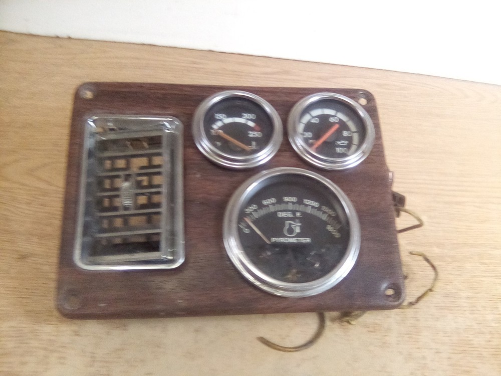 Freightliner 22-32029 Instrument Gauge Dash Panel