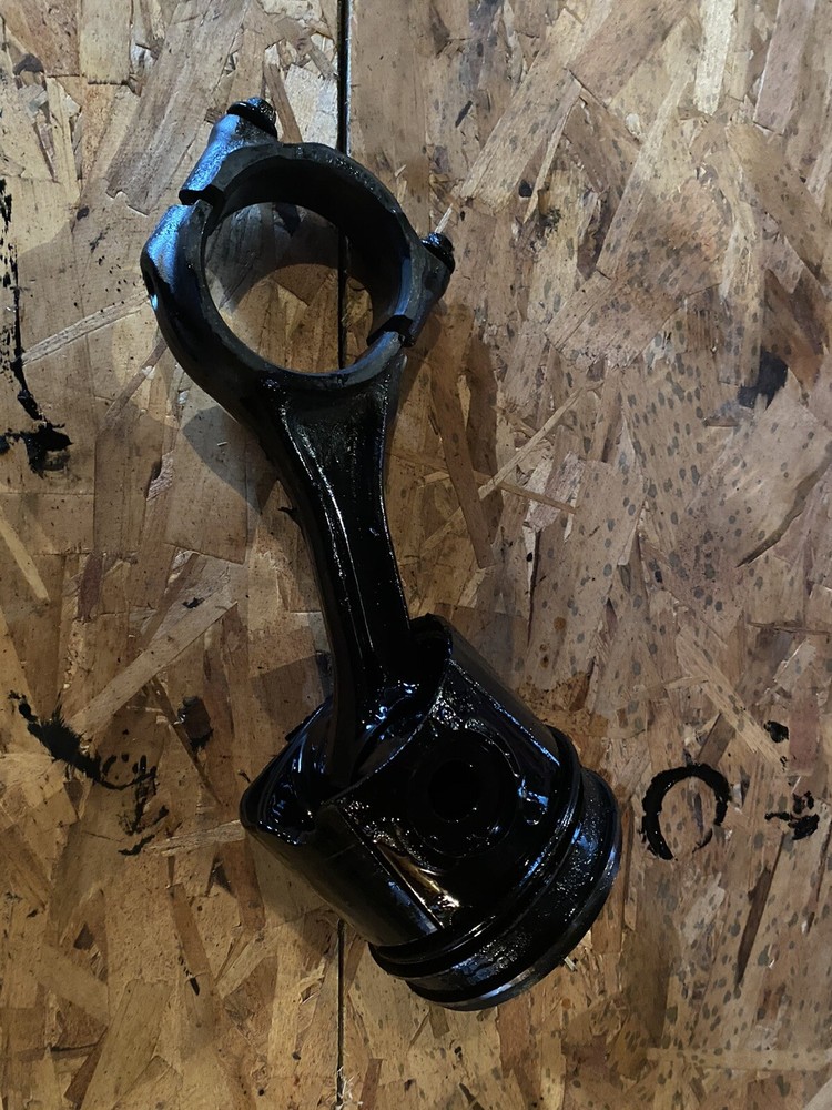 2012 6.7 Cummins Connecting Rod & Piston Lot C359