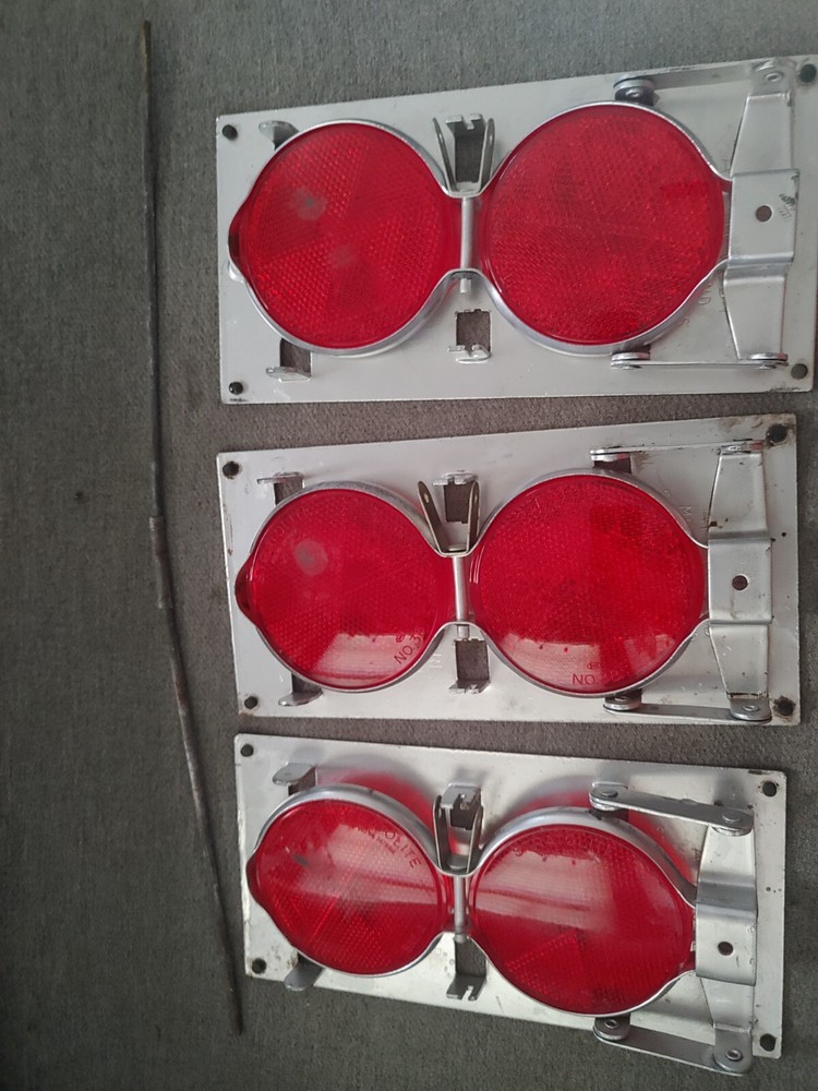 Roadside Emergency Safety Kit 3 Reflectors