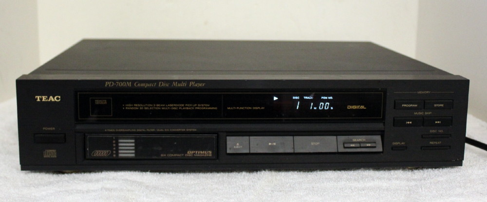 Teac PD-700M Multi Compact Disc Player ~ 6 Disc Magazine ~ No Remote