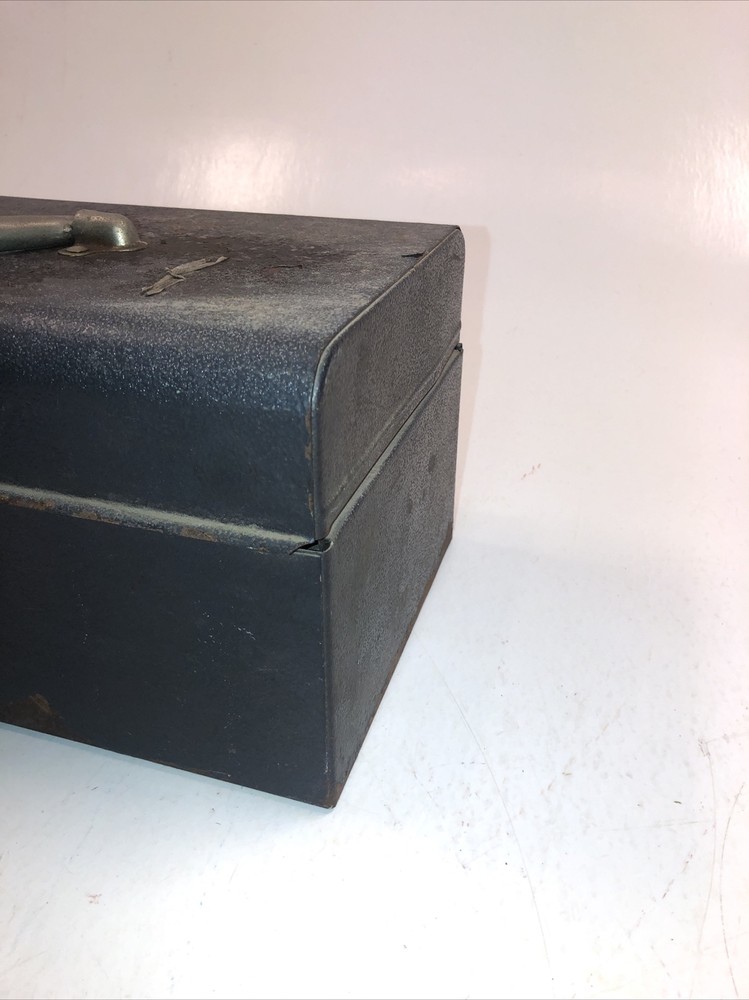 Vintage Rustic Master Mechanic Professional Tool Box With Tray