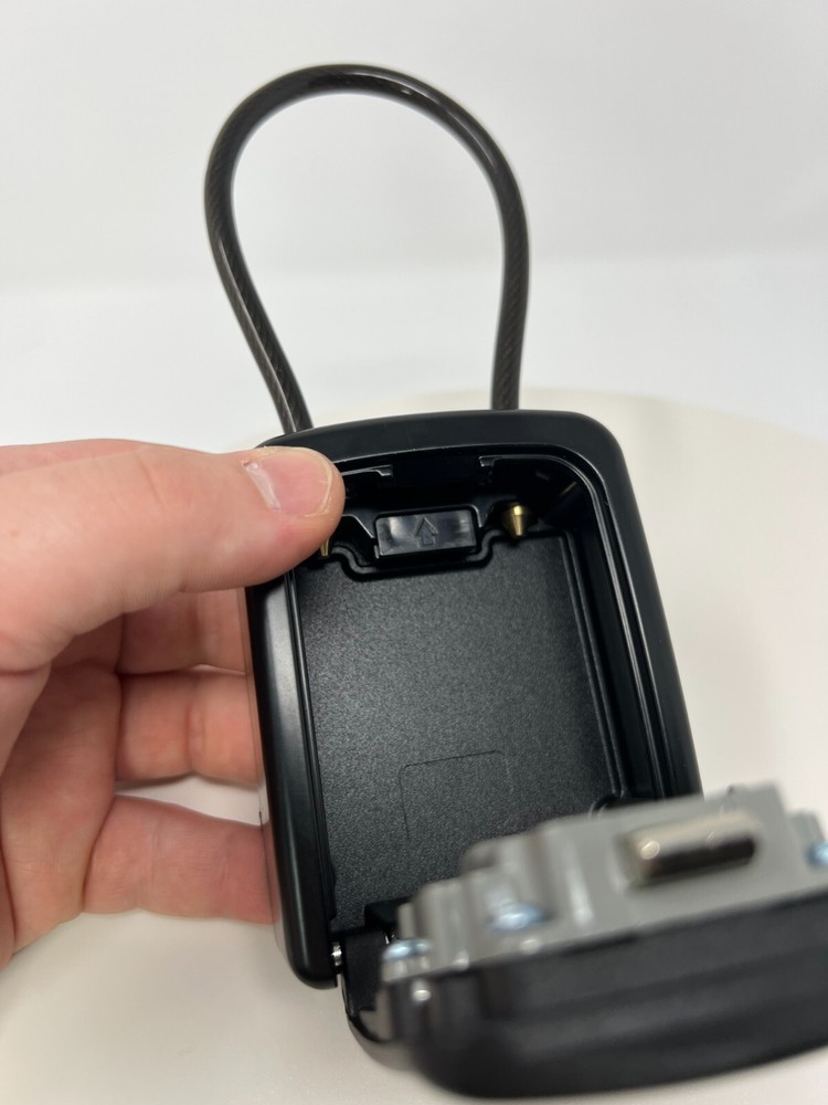 4 Digit Combination Security Lock Box 5 Keys Waterproof Black - Flexible Latch