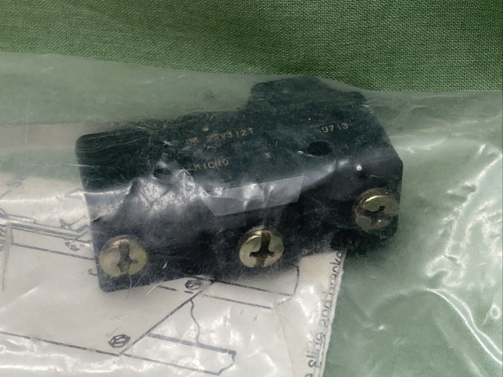 NEW GENUINE MANITOWOC 624641-9 SWITCH ASSEMBLY