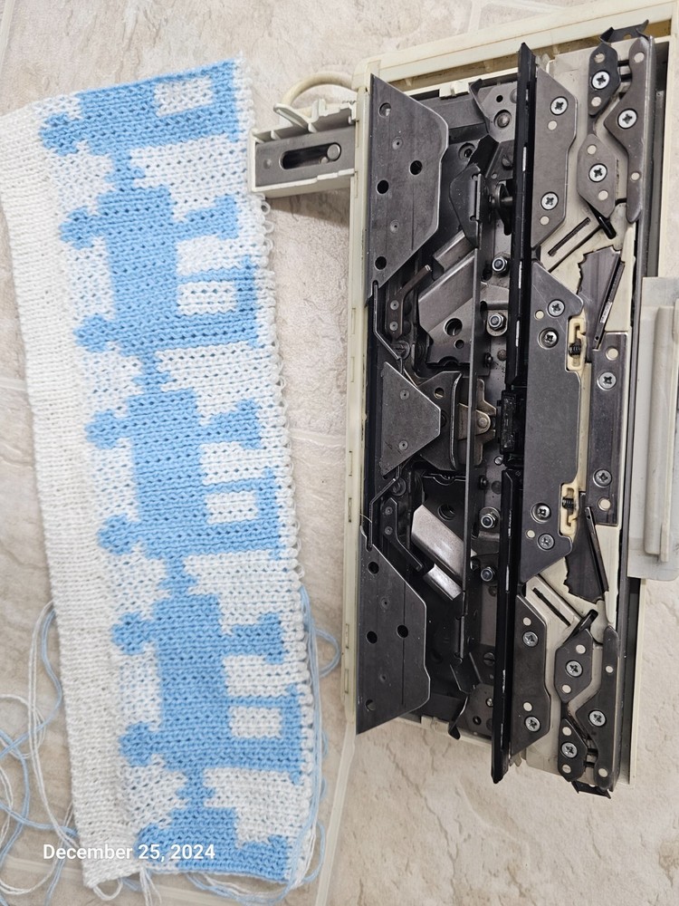 Passap E6000 Knitting Machine Front Lock (Carriage) - TESTED