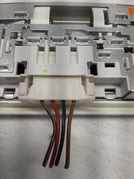 C300 2011 Console Rear 1111