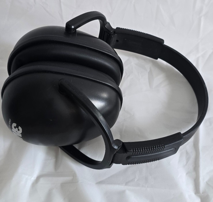 3M Adjustable, Folding Ear Protection Ansi s3. 19 1974