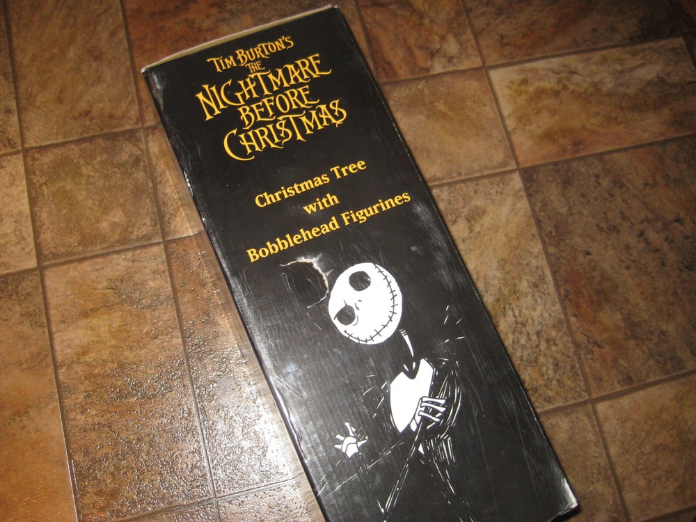 NIGHTMARE BEFORE CHRISTMAS TREE SET W/ BOBBLEHEADS