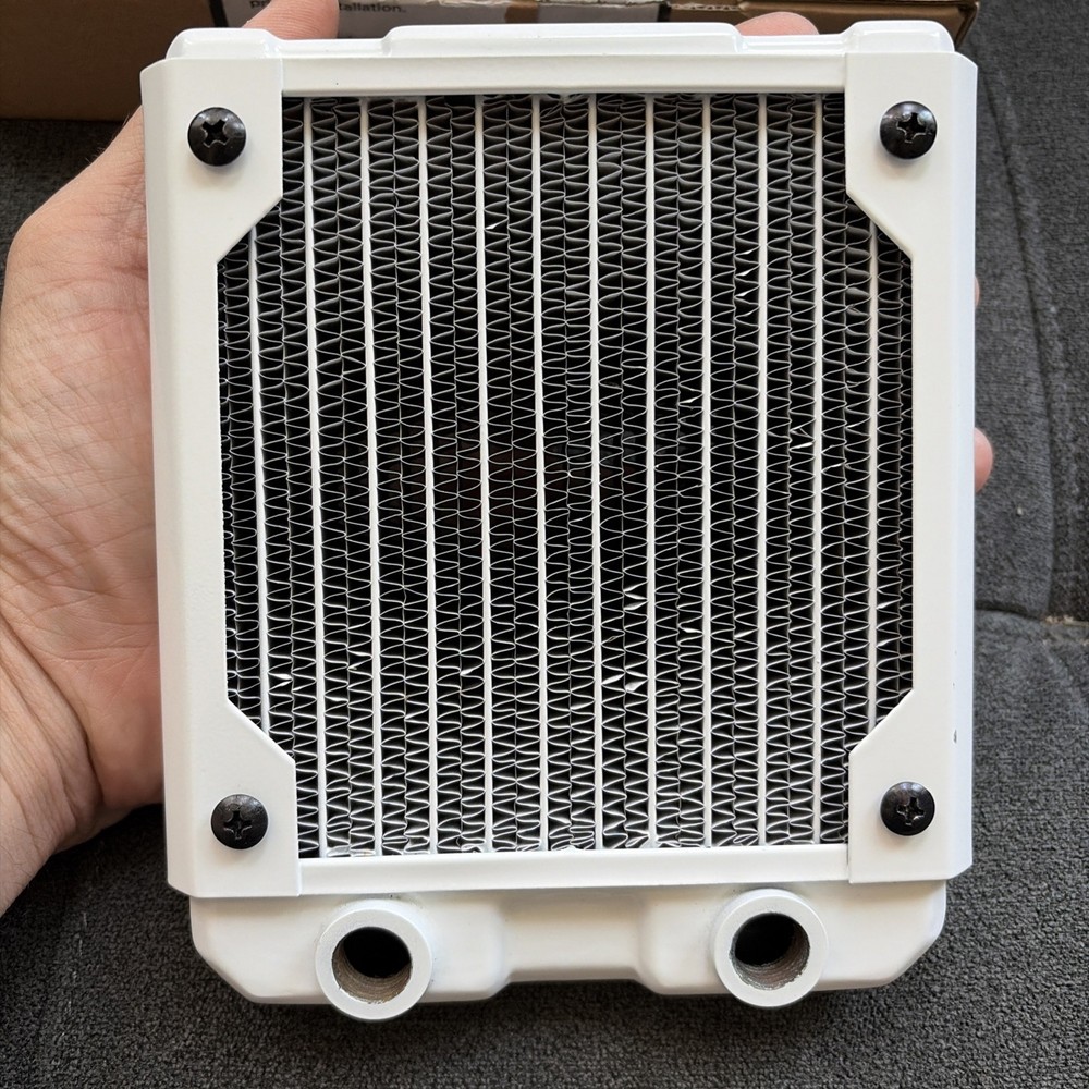 HardwareLabs Black Ice Advanced PC Radiator Nemesis 120GTS White