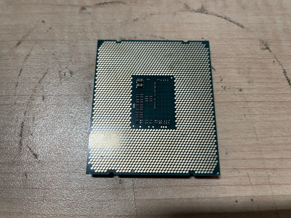 Intel Xeon E5-2620 V3 2.40GHz 6-Core LGA 2011-3 Server Processor CPU SR207 85W