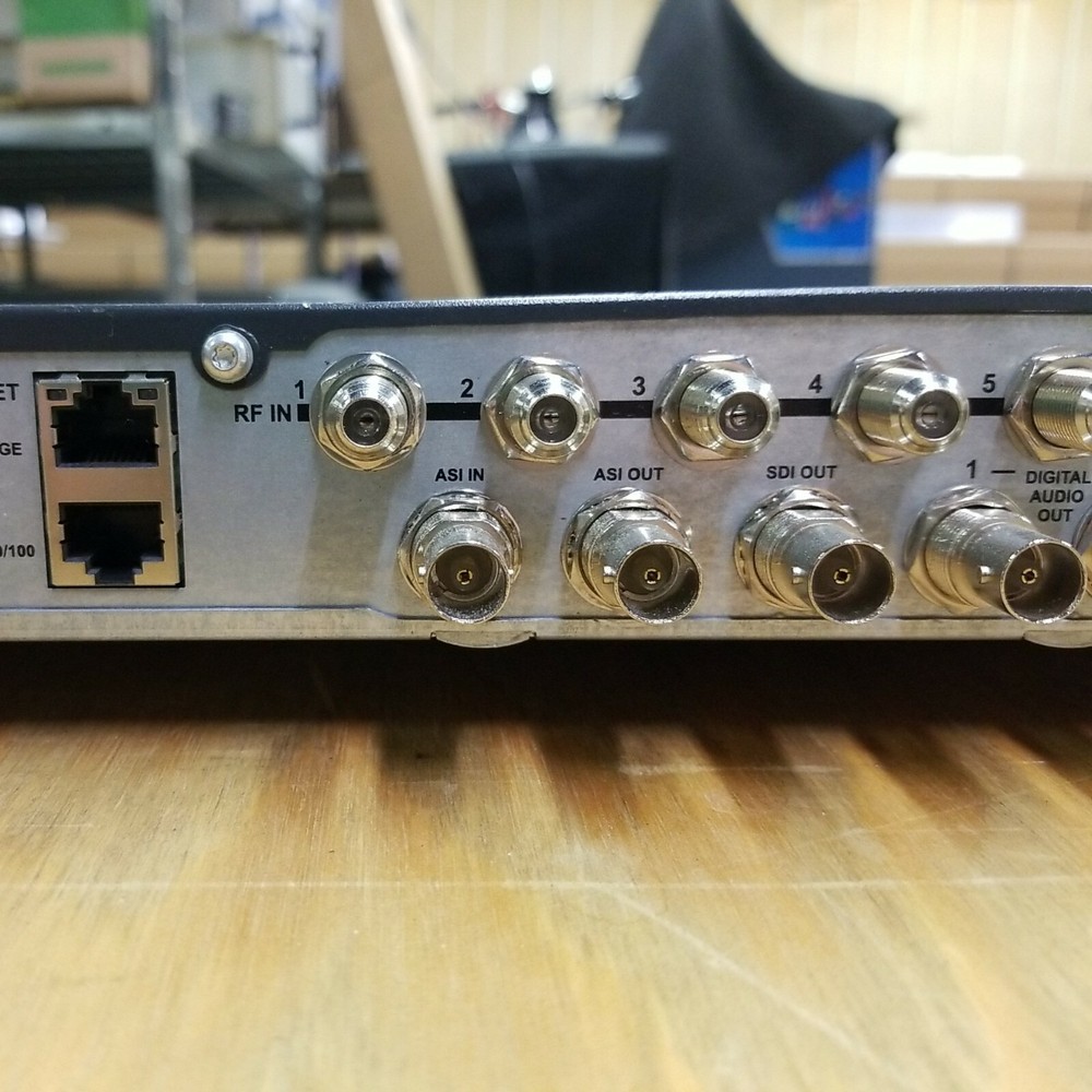 Motorola DSR-4550 Commercial Integrated Satellite Receiver/Decoder