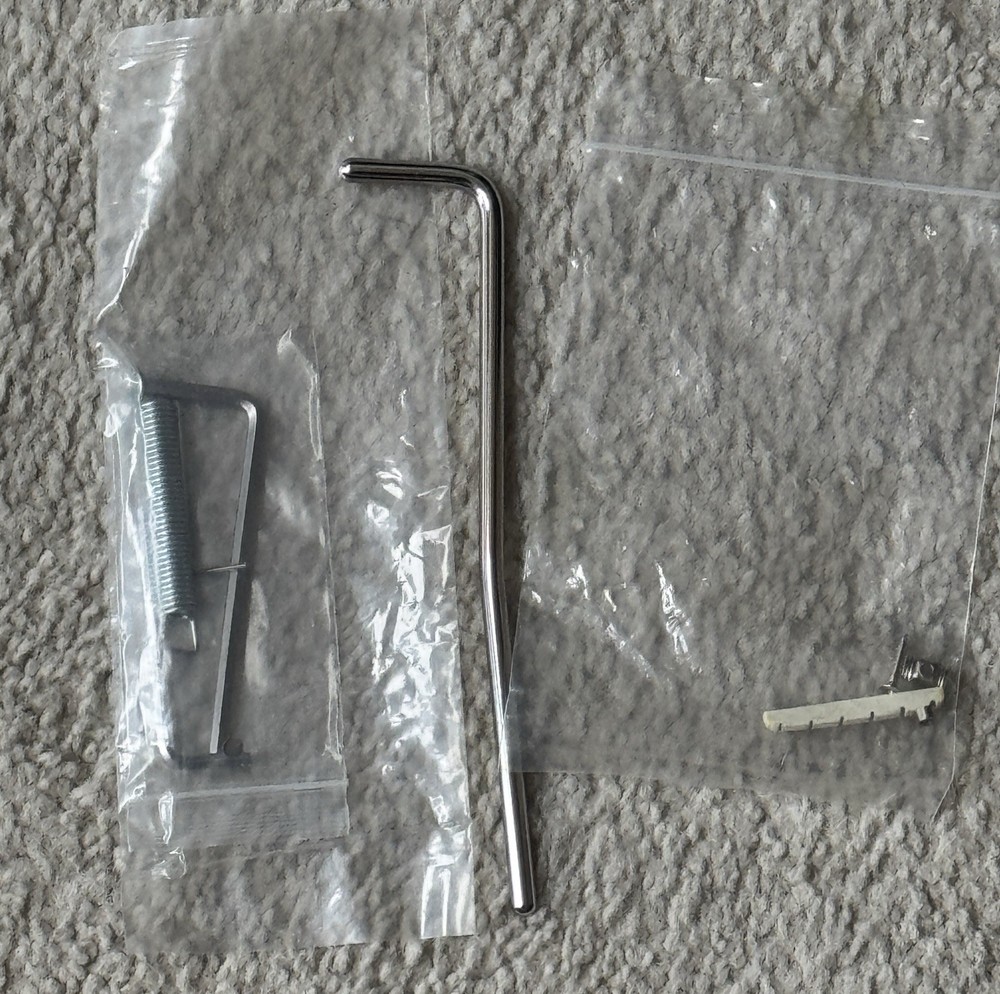 2019 G&L® Legacy Stratocaster w/ Graph Tech & Nut String Tree With Soft Case