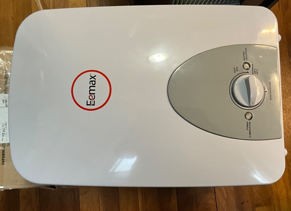 EeMax EMT2.5, MiniTank Electric Water Heater, 120V, 2.5-Gallon OPEN BOX
