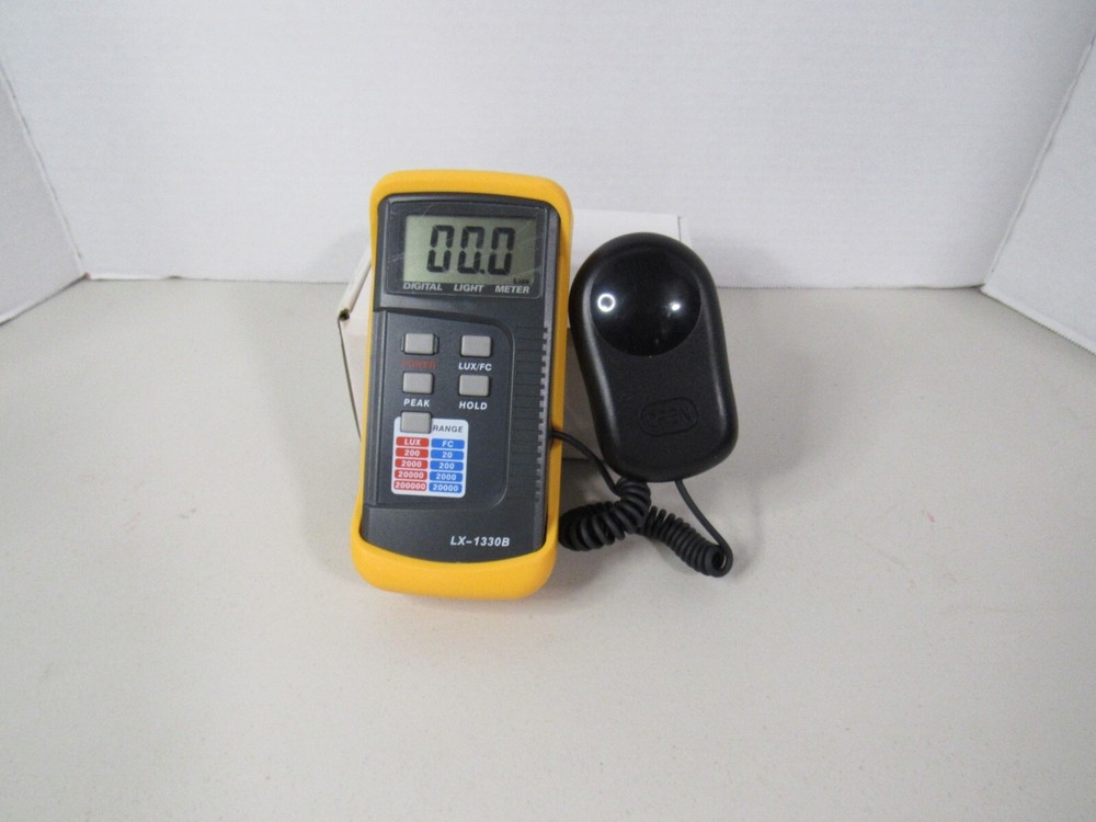 Digital Illuminance Light Meter LCD Display LX-1330B Working-Used