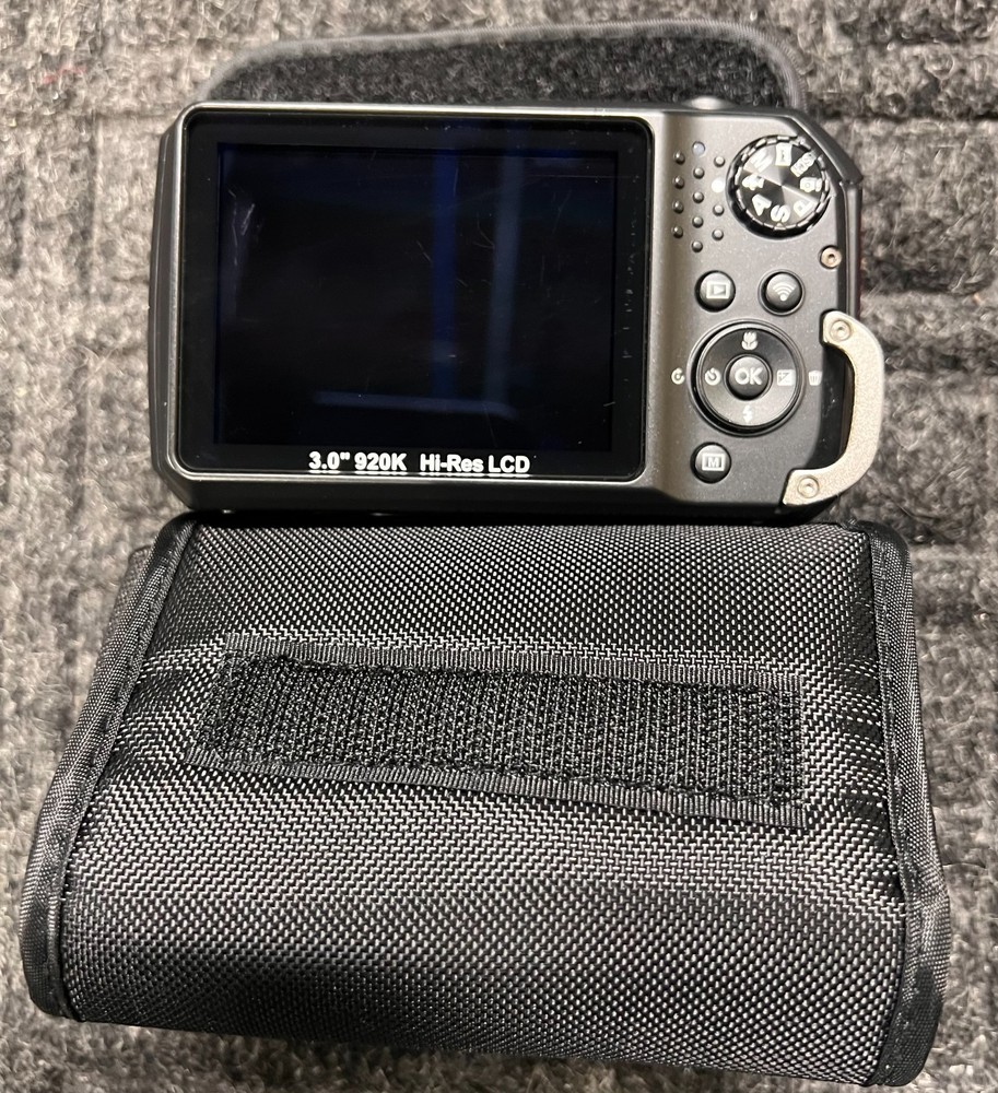 SeaLife DC2000 Digital Underwater Camera and Housing