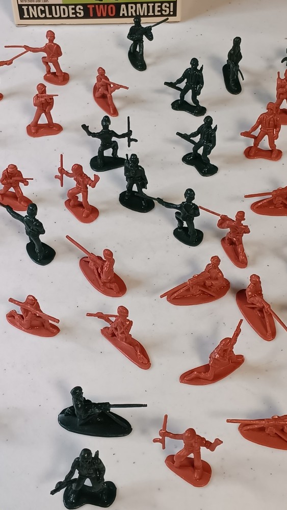 Schylling Minature Soldiers Retro 60 pack, two colors, 11 diff poses, 3 Missing