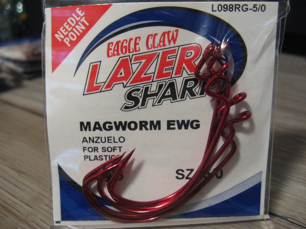 5 Eagle Claw Lazer Sharp Fish Hooks Red Magworm Extra Wide Gap Size 5/0 L098RG