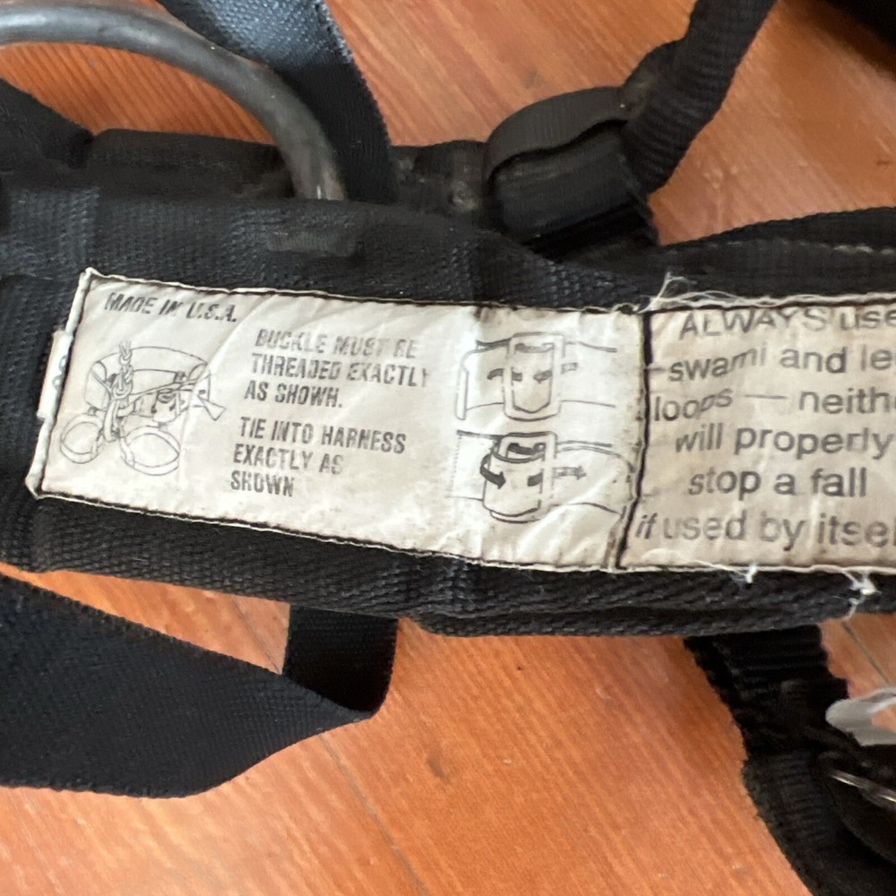 Metolius Rock Climbing Safety Harness Size 30