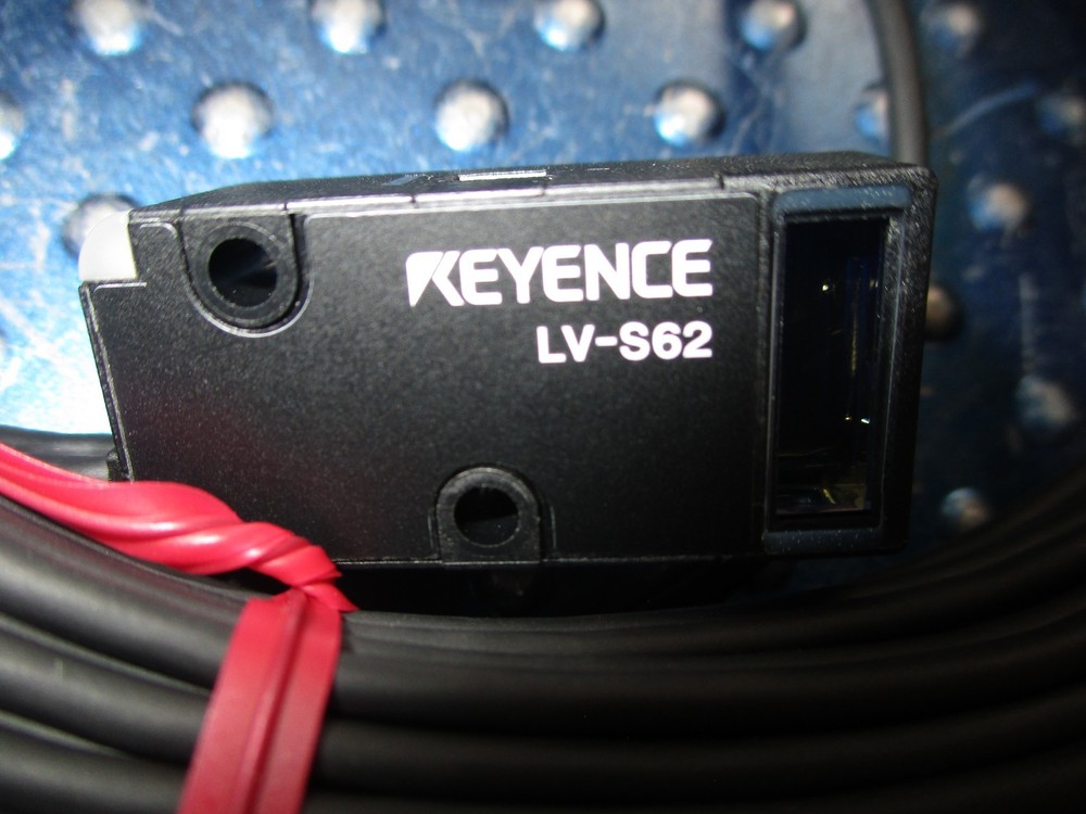 NEW KEYENCE LAZER SENSOR (10M) LV-S62