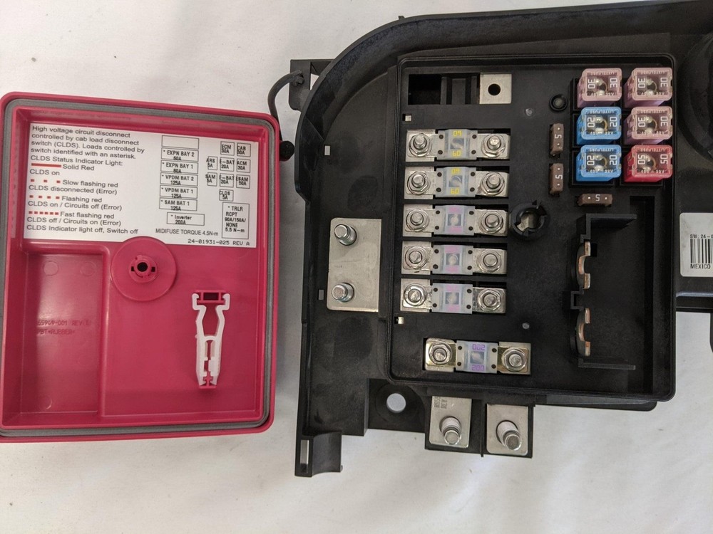Freightliner Daimler Battery Cable Access Power Module - P/N A66-18651-008
