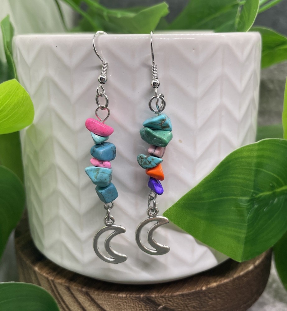 2.25” Earring Set Silver-tone Boho Stone Chips Dangle Drop New Moon B7329