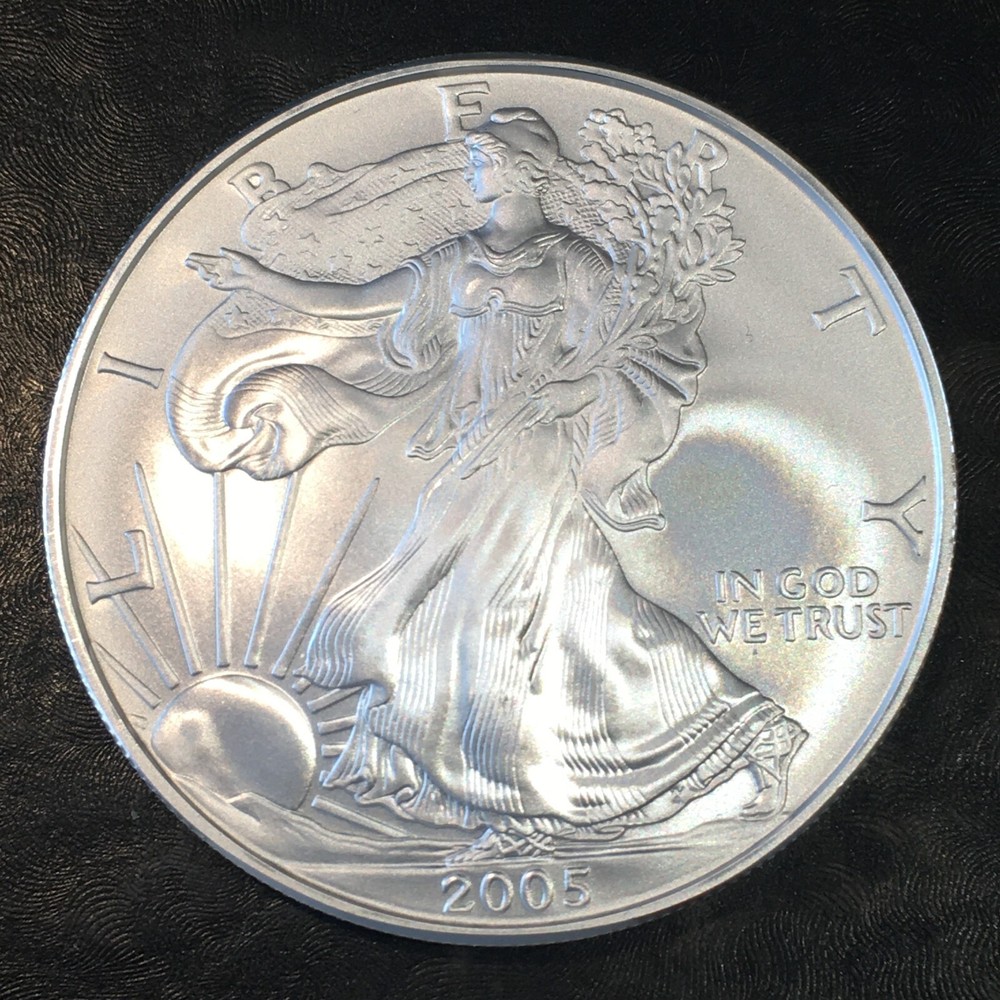 2005 Uncirculated American Silver Eagle US Mint Issue 1oz Pure Silver #o595