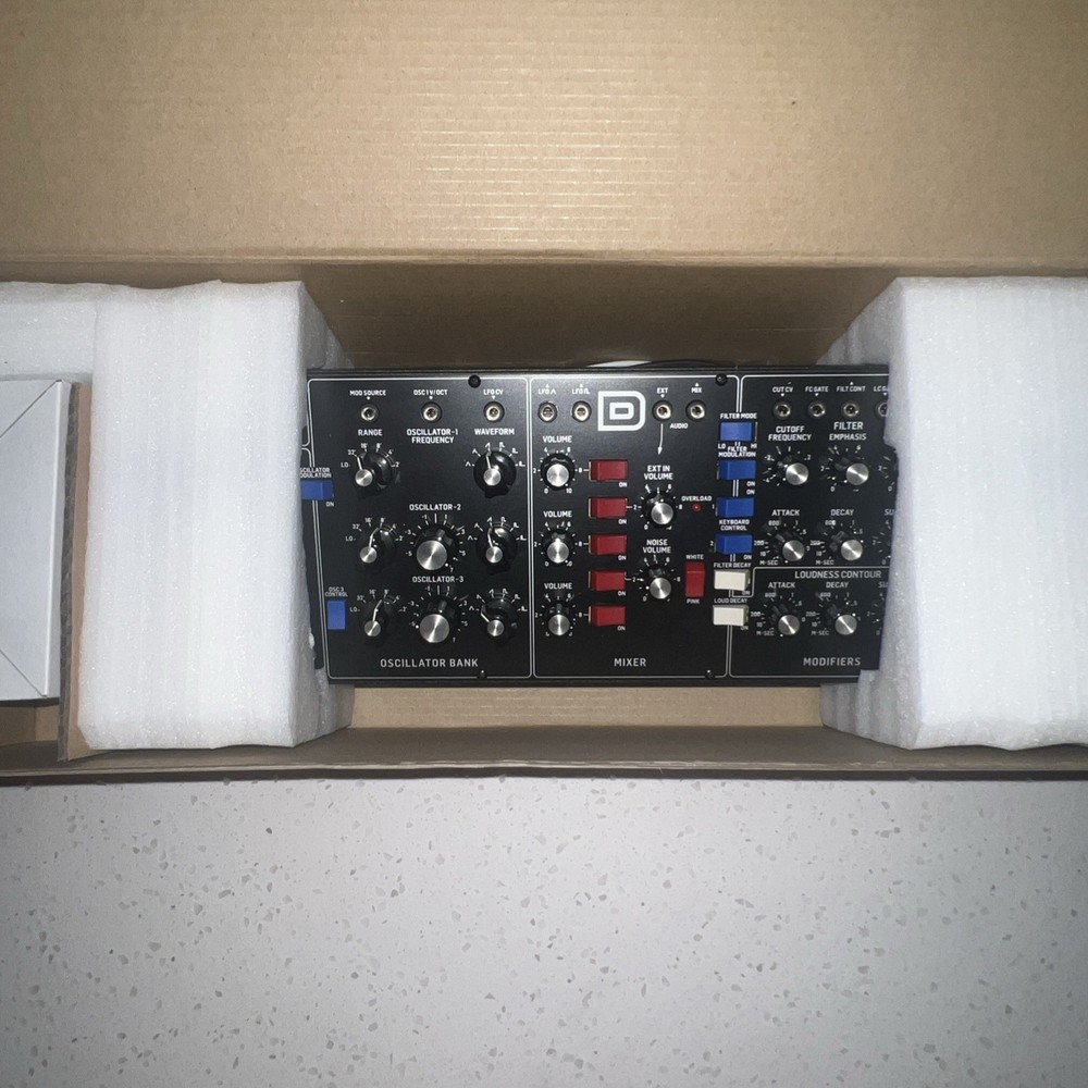 Behringer Model D Analog Mono Synthesizer ***MUST SEE***