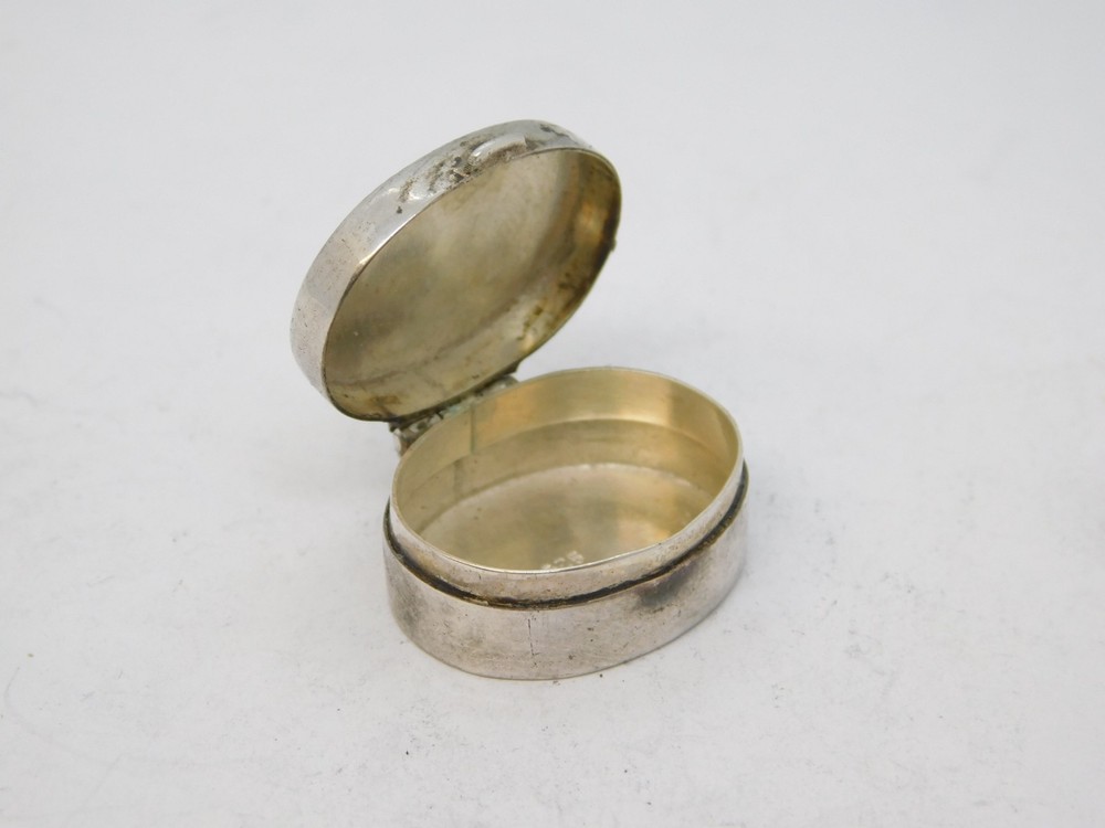 Sterling Silver Small Floral Pattern Pill Box Vintage c1970