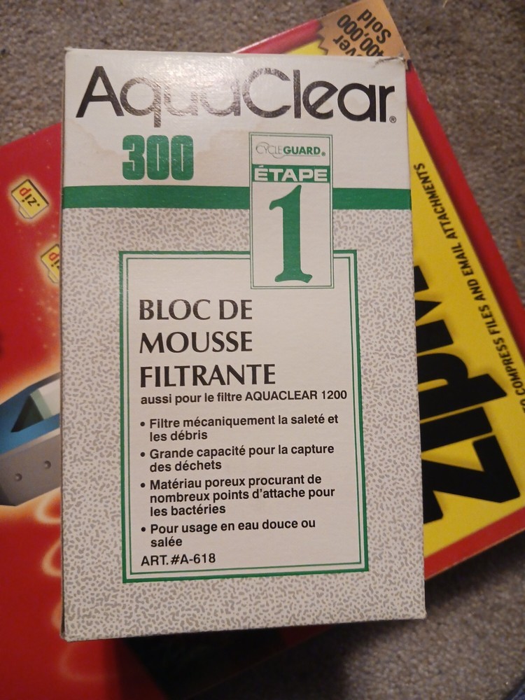 Aqua Clear 70 Foam, White (A618)