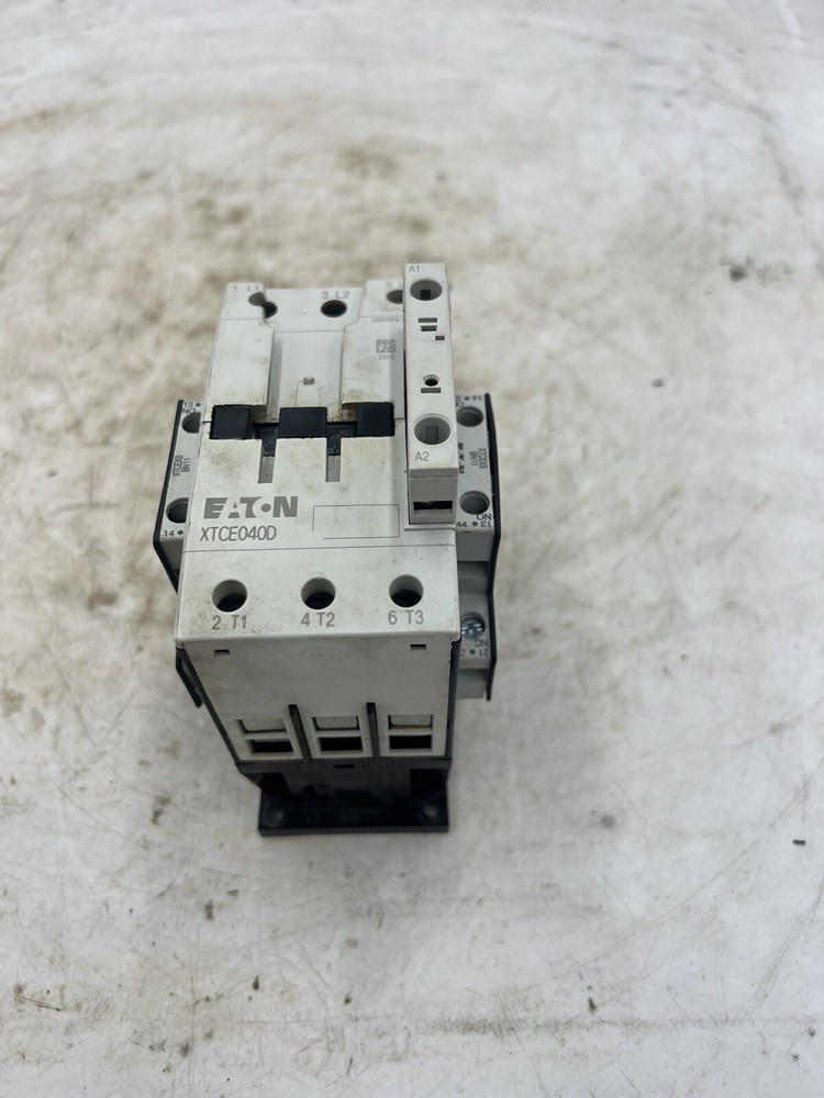 EATON XTCE040D CONTACTOR 3 POLE 250VDC 63A 600VAC