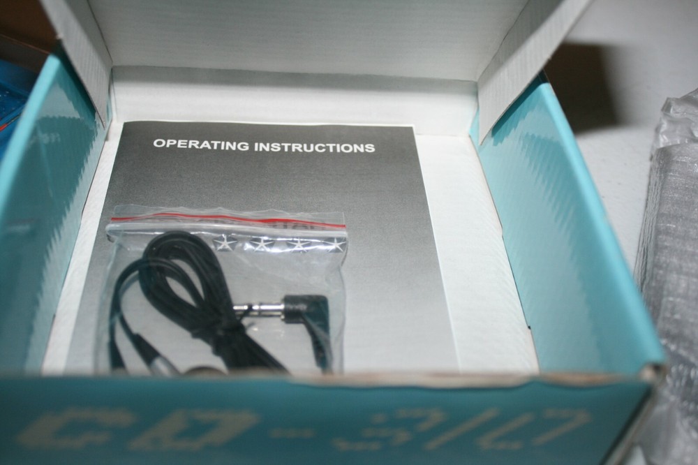 New Five Star CD-310 Portable CD Player w/ ear buds Compact Disc