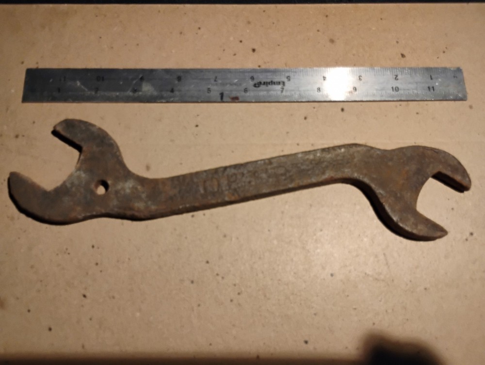 Vintage John Deere Tractor Wrench 📦