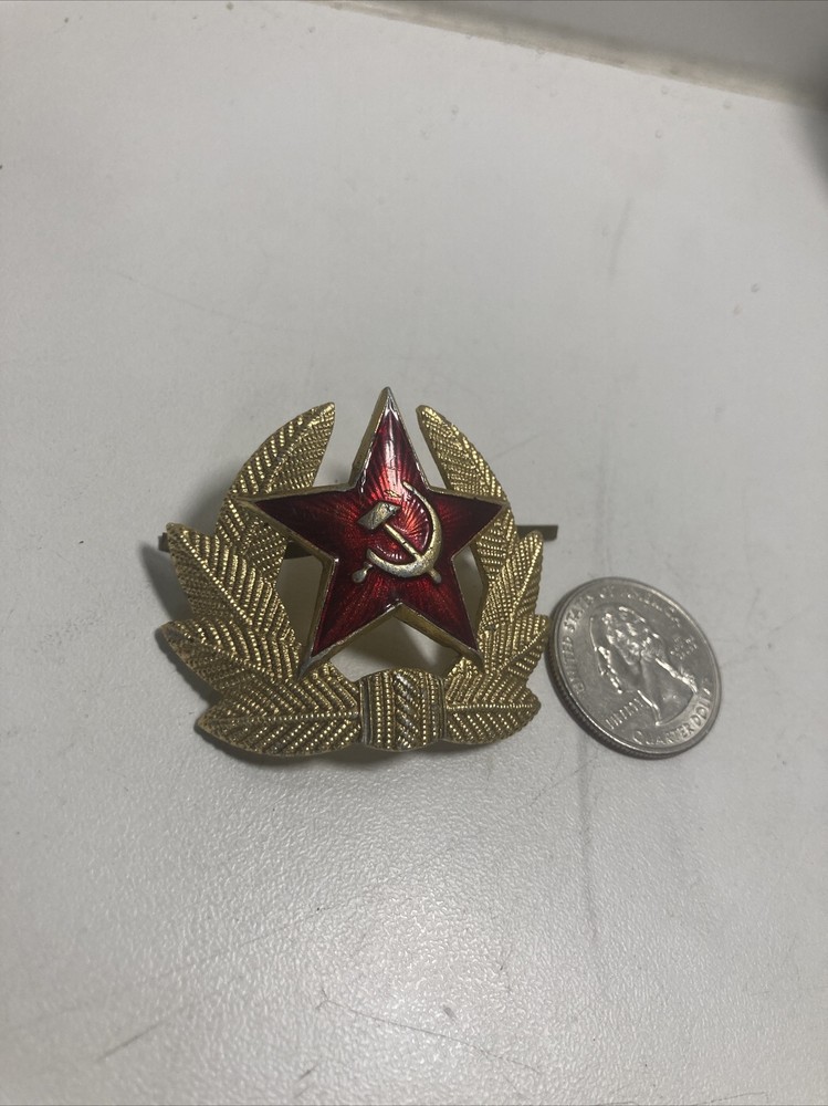 RUSSIAN SOVIET RED ARMY RED STAR LAUREL LEAF HAT / UNIFORM PIN