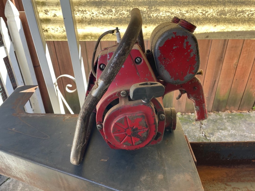 Vintage Tecumseh Chainsaw (Rebuilder!! Has Compression)