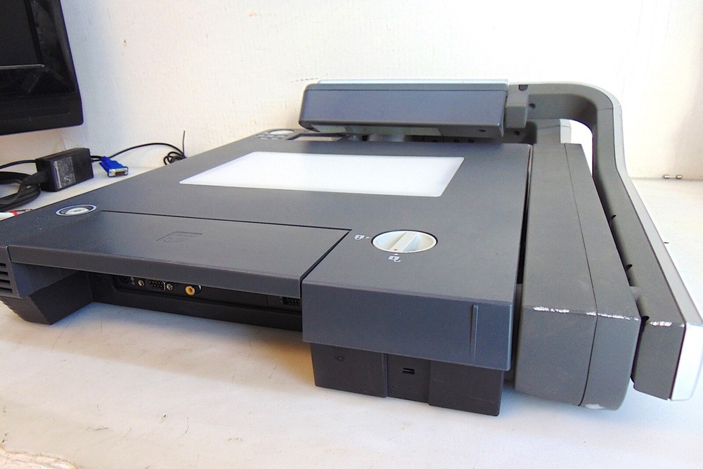 Elmo Visual Presenter Projector Model P100 - With Remote-Works Good - S7089