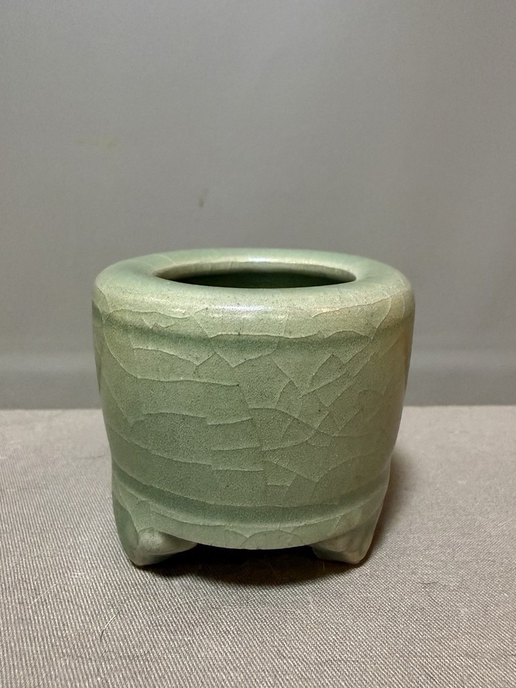 Ming Dynasty Longquan Mini Incense Burner - 明代龍泉迷你三足爐