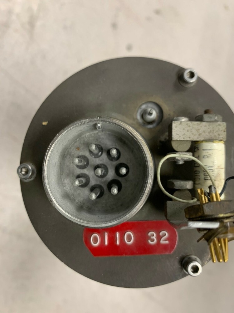 Vacuum Prism-Like Analyzer. Two vacuum gauges. Nice! Great shape! Steampunk tool