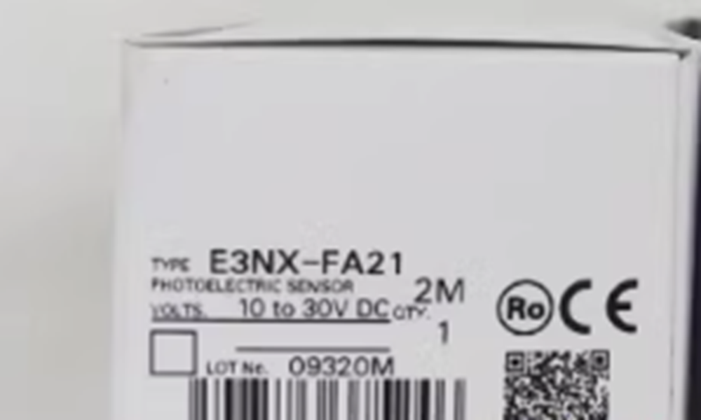 New In Box Omron E3NX-FA21