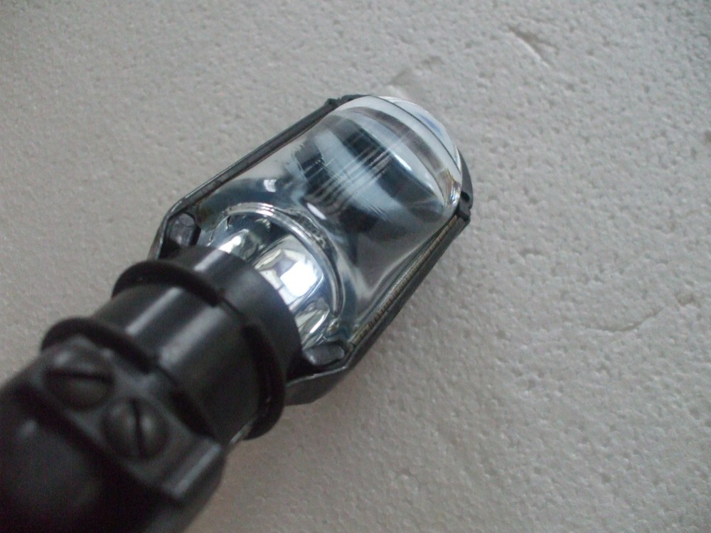 VINTAGE SINGER SEWING MACHINE LIGHT
