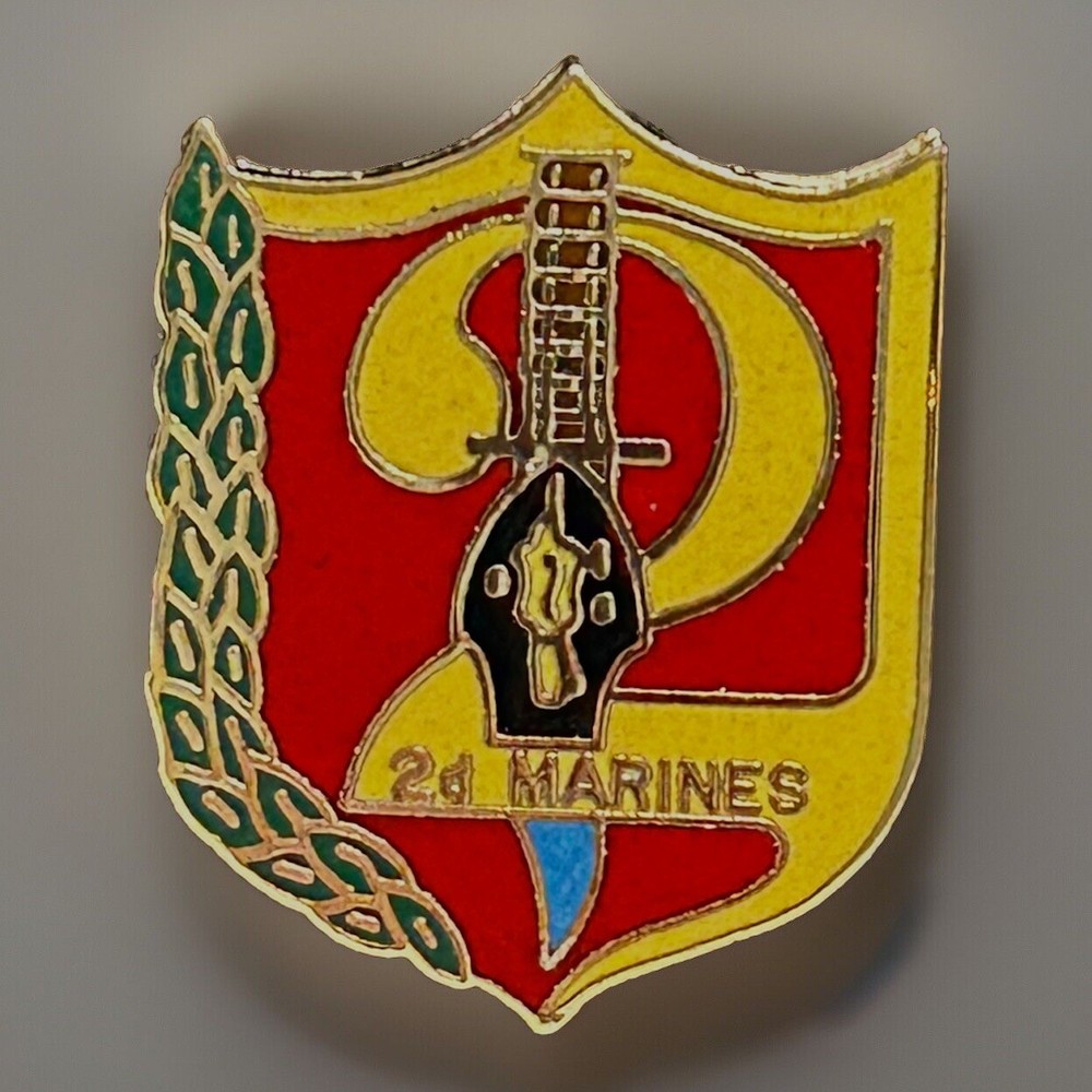 Vintage US MARINES 2ND REGIMENT Pin USMC 2d