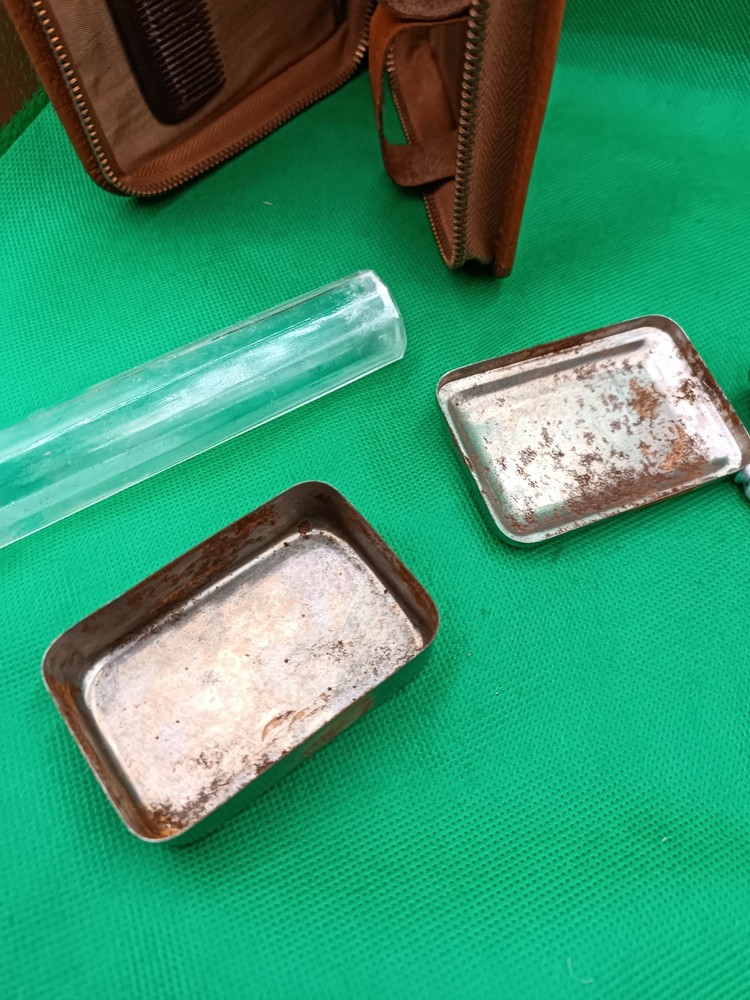 WWII WW2 Original toiletry set.