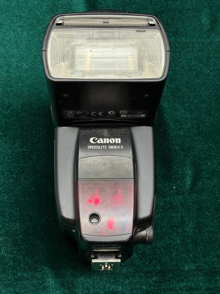 Canon Speedlite 580EX II Flash/ Works
