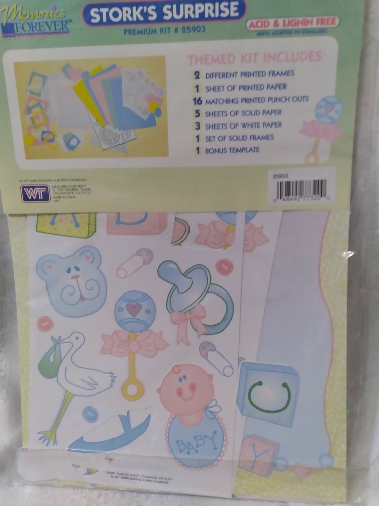 MEMORIES FOREVER STORK'S SURPRISE SCRAPBOOKING KIT